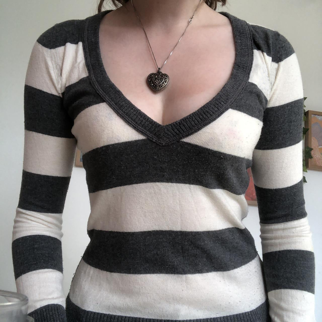 Women's Low-cut Sexy Striped Slim Fit Temperament Knitwear