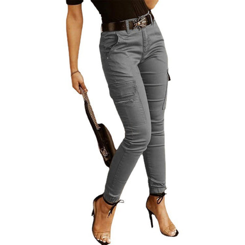 Einfarbige Damen-Hose mit Knöpfen an der Taille und Taschen am Knöchel